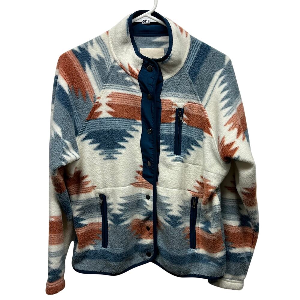 Thread & Supply Women’s Sz Small Long Sleeve Snap Closure With Pockets, Preloved